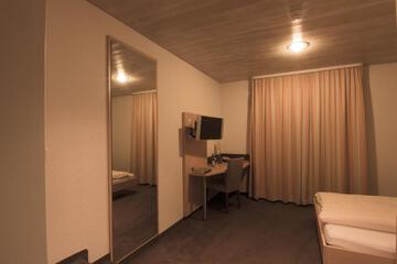 Photo 37