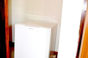Mini-refrigerator