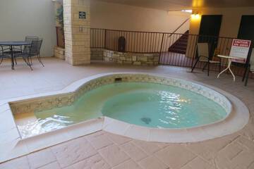 Indoor spa tub