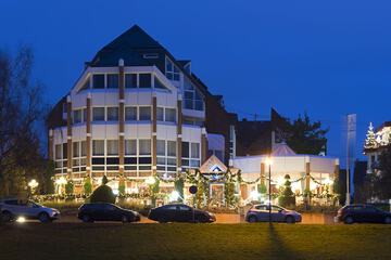Front of property - evening/night