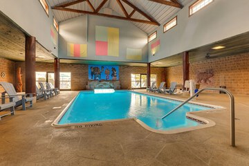 Indoor/outdoor pool