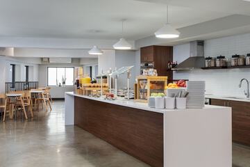 Breakfast/Coffee Service 80 of 92