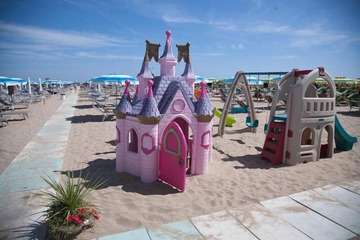 Children's play area - outdoor