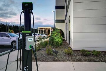 Electric vehicle charging station