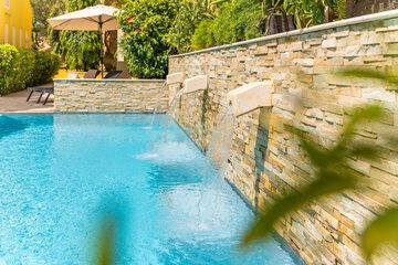 Pool waterfall