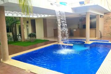 Pool waterfall
