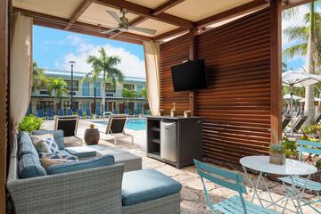 Poolside bar