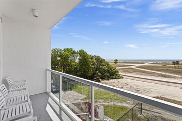 Beach/ocean view