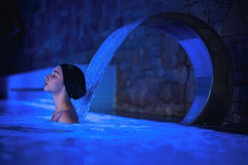 Pool waterfall