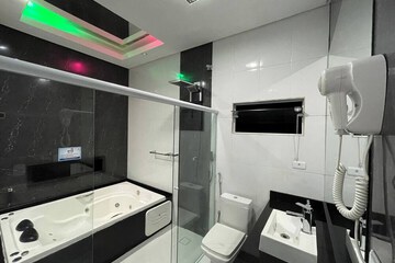 Private spa tub