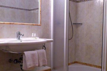Photo 33
