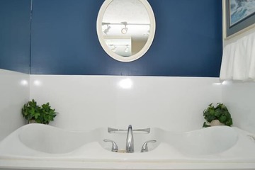 Jetted tub