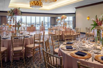 Ballroom/Hall 111 of 117