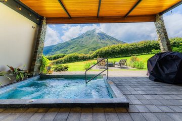 Private spa tub