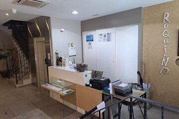 Check-in/check-out kiosk