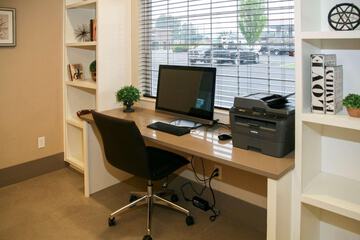 Business Center 42 of 43