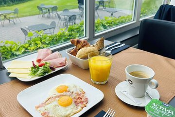 Breakfast meal