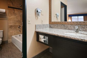 Room 12 of 25