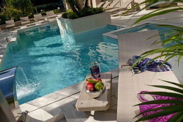Pool waterfall