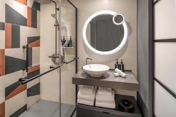 Bathroom shower