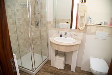 Bathroom amenities