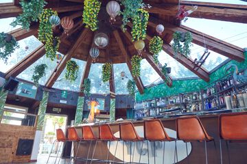 Beach bar