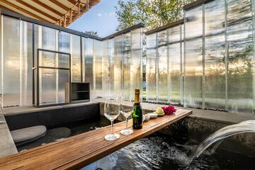 Private spa tub