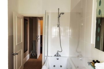 Jetted tub