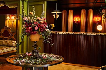 Check-in/check-out kiosk