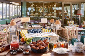 Breakfast area