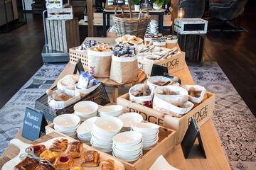 Breakfast buffet