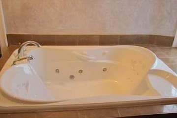 Jetted tub