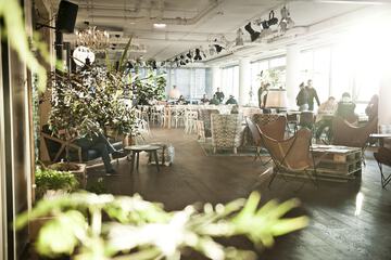 Lobby lounge