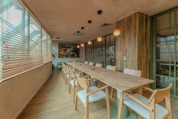 Meeting facility