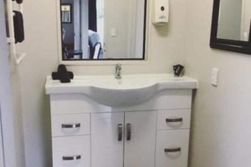 Bathroom sink