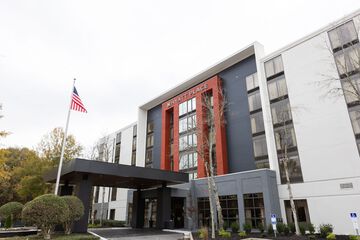 Hyatt Place Charlotte / Arrowood