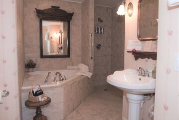 Jetted tub