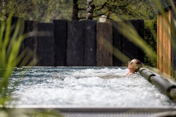 Outdoor spa tub
