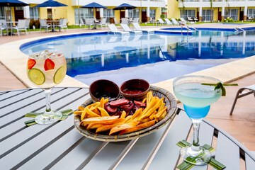 Poolside bar