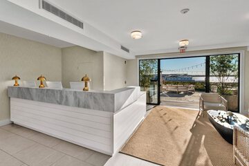 Check-in/check-out kiosk