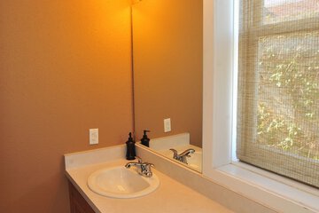 Bathroom sink