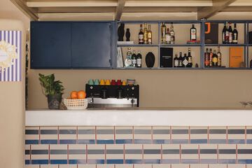 Poolside bar