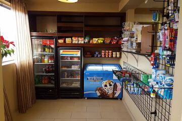 Snack bar