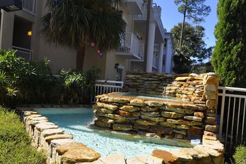 Hotel Exterior 45 of 47