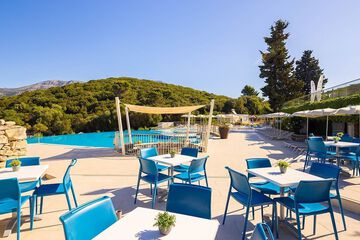 Poolside bar