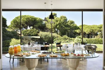 Breakfast buffet