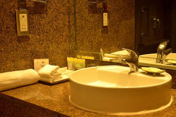 Bathroom amenities