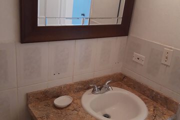 Bathroom sink