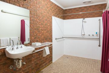 Bathroom shower