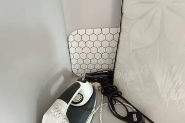 Iron/ironing board